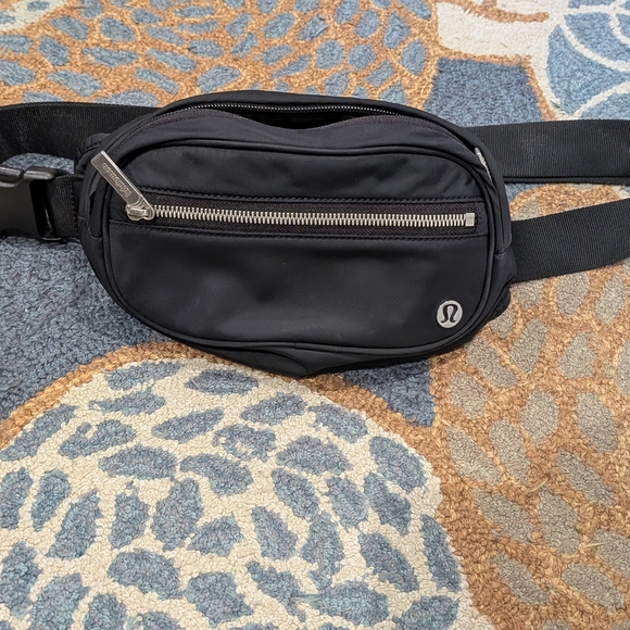 Lululemon Crossbody Or Belt Bag - Picture 2 of 7